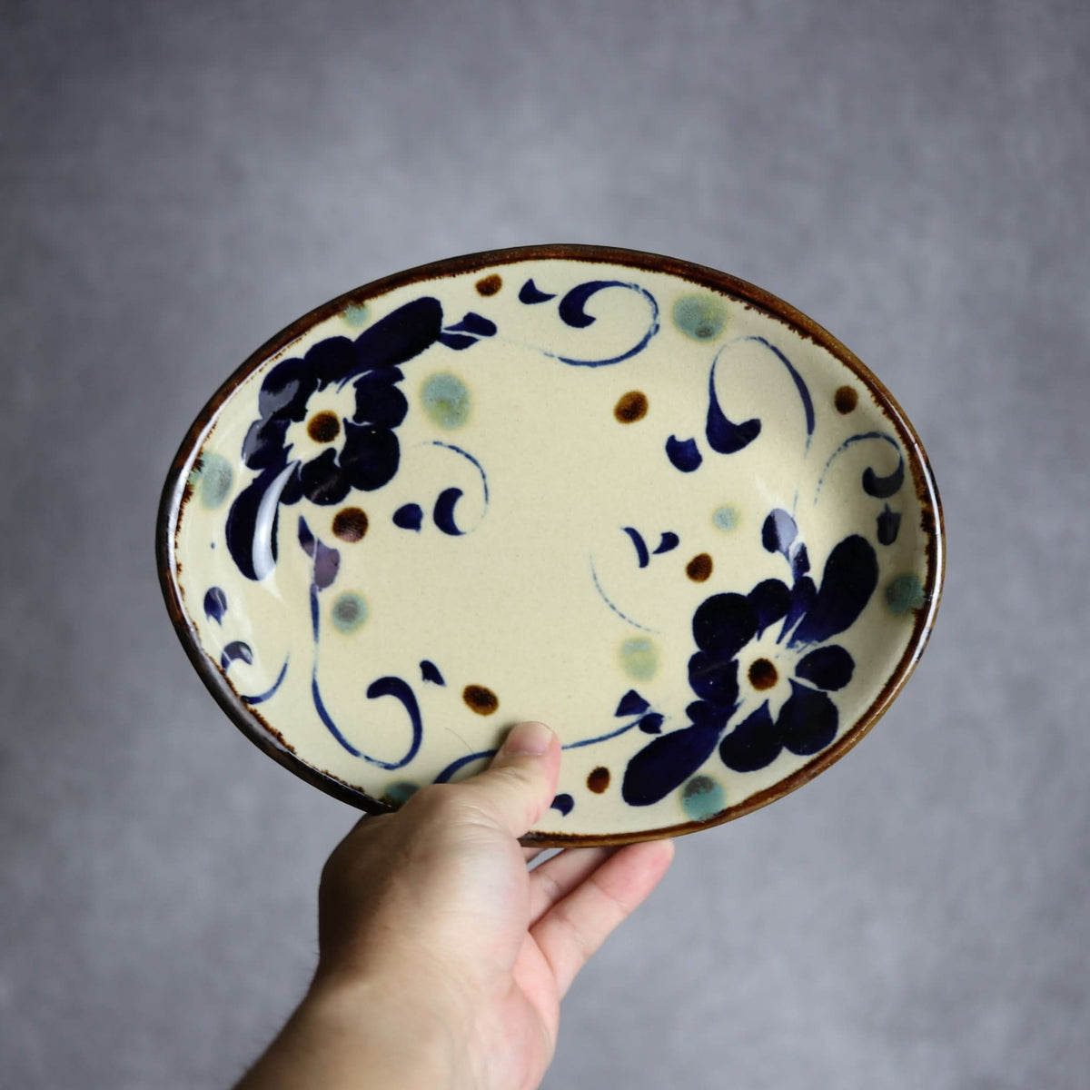 オーバル皿1 菱花唐草紋 やちむん 陶器 エドメ陶房 やちむん 陶器.