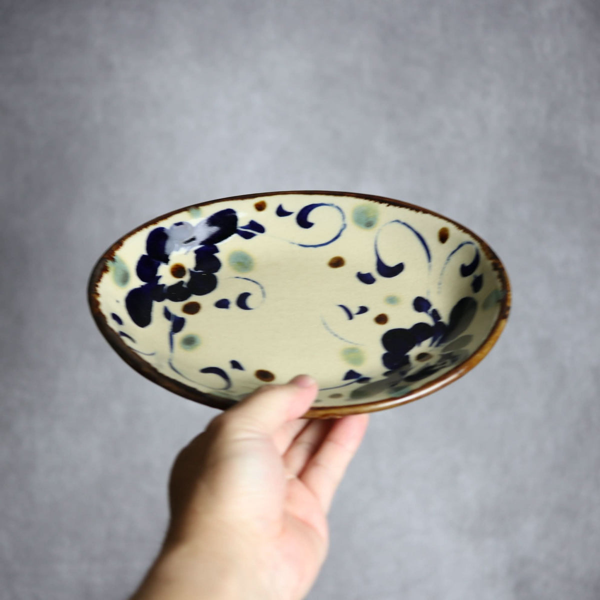 オーバル皿1 菱花唐草紋 やちむん 陶器 エドメ陶房 やちむん 陶器.