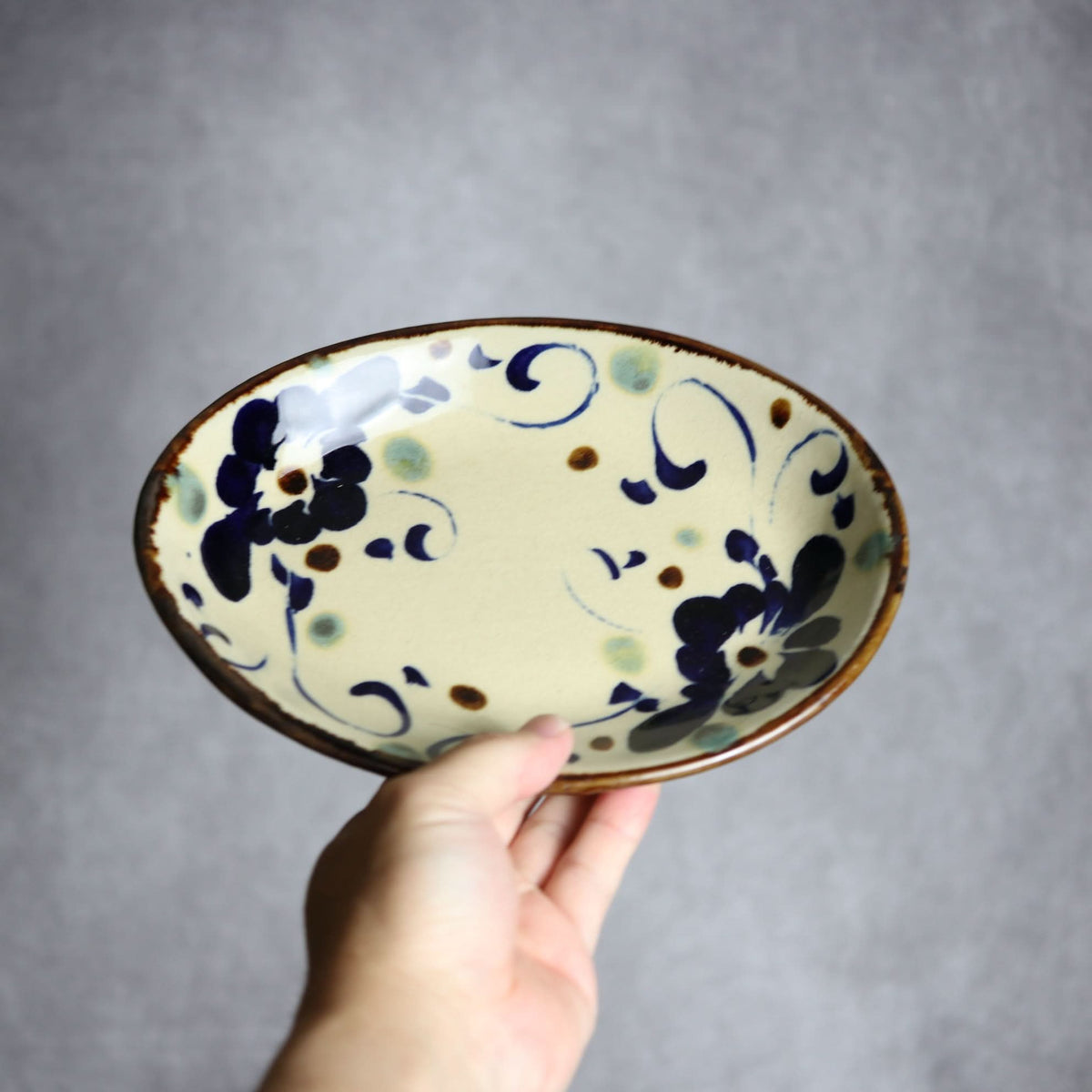 オーバル皿1 菱花唐草紋 やちむん 陶器 エドメ陶房 やちむん 陶器.