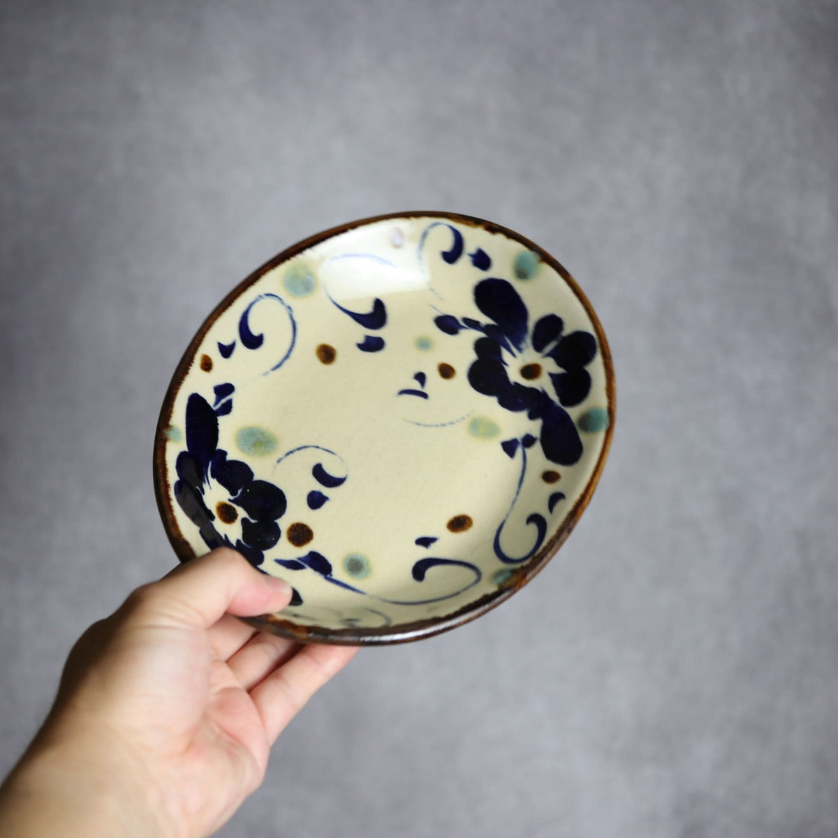オーバル皿1 菱花唐草紋 やちむん 陶器 エドメ陶房 やちむん 陶器.