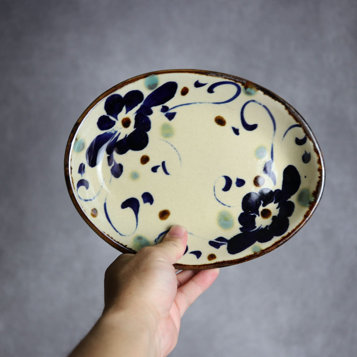 オーバル皿1 菱花唐草紋 やちむん 陶器 エドメ陶房 やちむん 陶器.