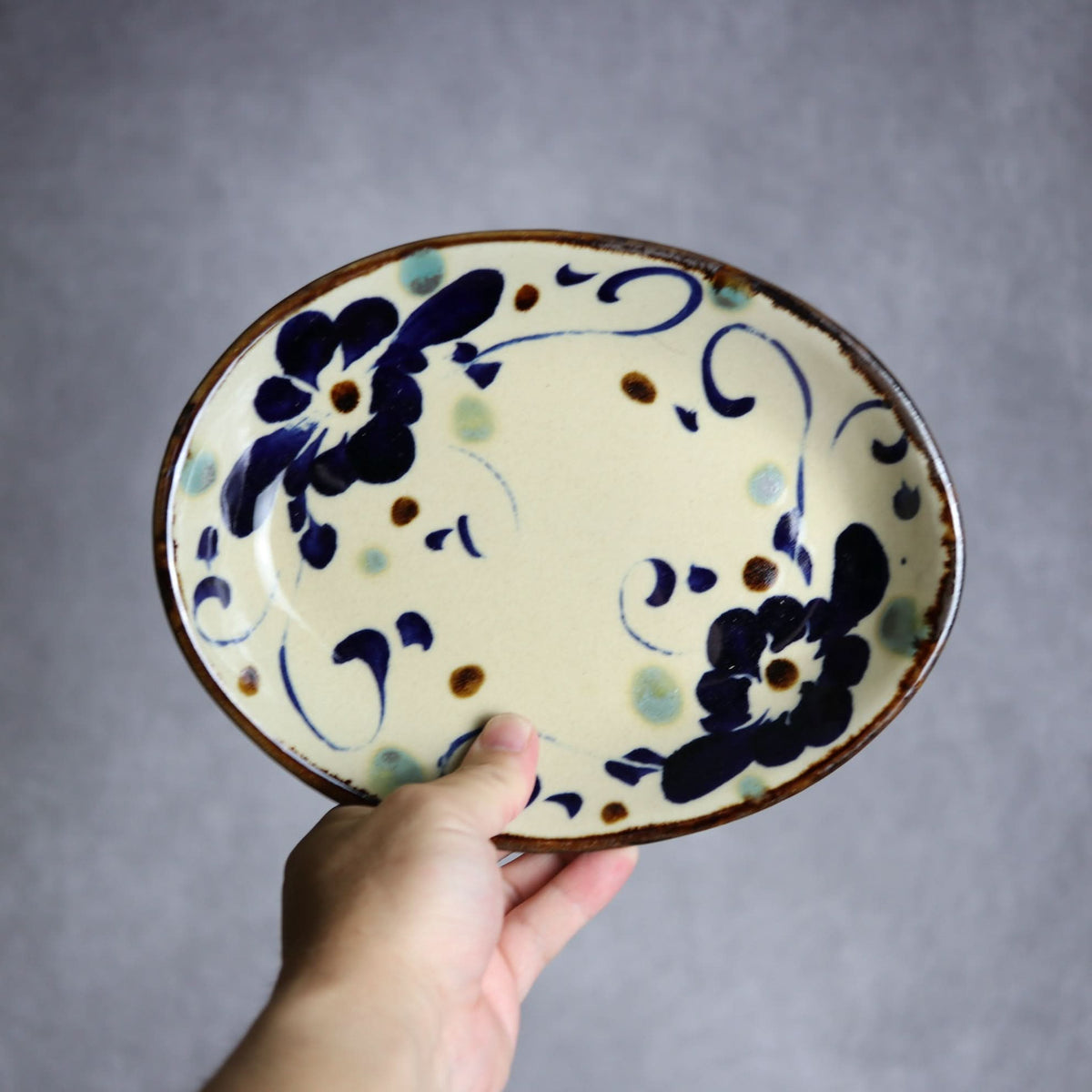 オーバル皿1 菱花唐草紋 やちむん 陶器 エドメ陶房 やちむん 陶器.