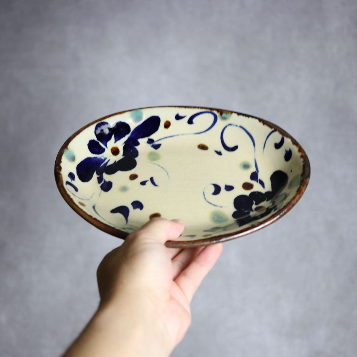 オーバル皿1 菱花唐草紋 やちむん 陶器 エドメ陶房 やちむん 陶器.