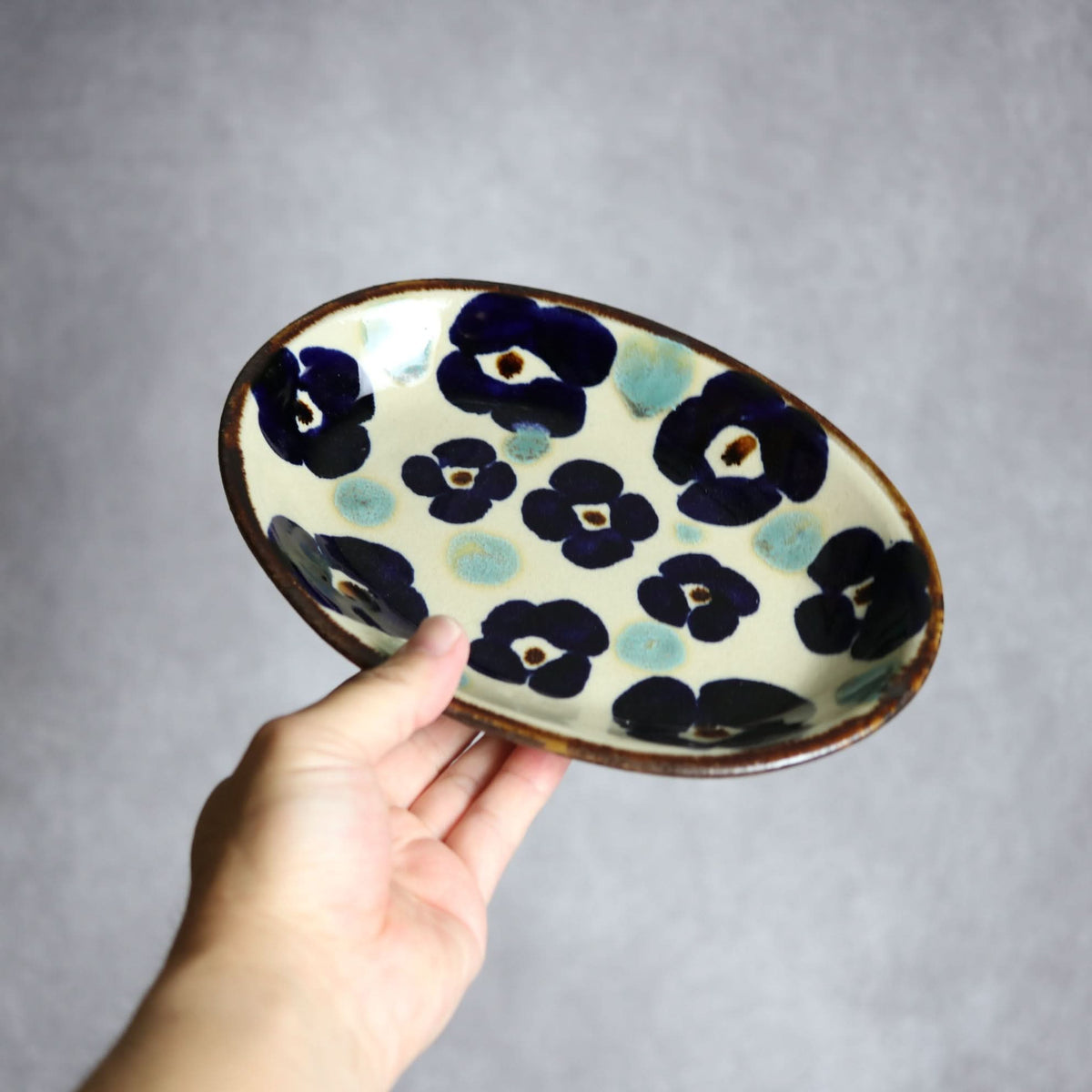 オーバル皿1 花紋 やちむん 陶器 エドメ陶房 やちむん 陶器.
