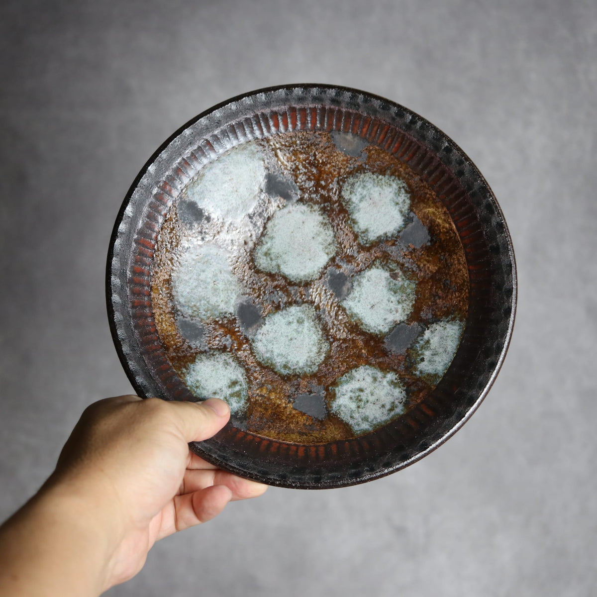 7寸皿1 黒シリーズ やちむん 陶器 sui
