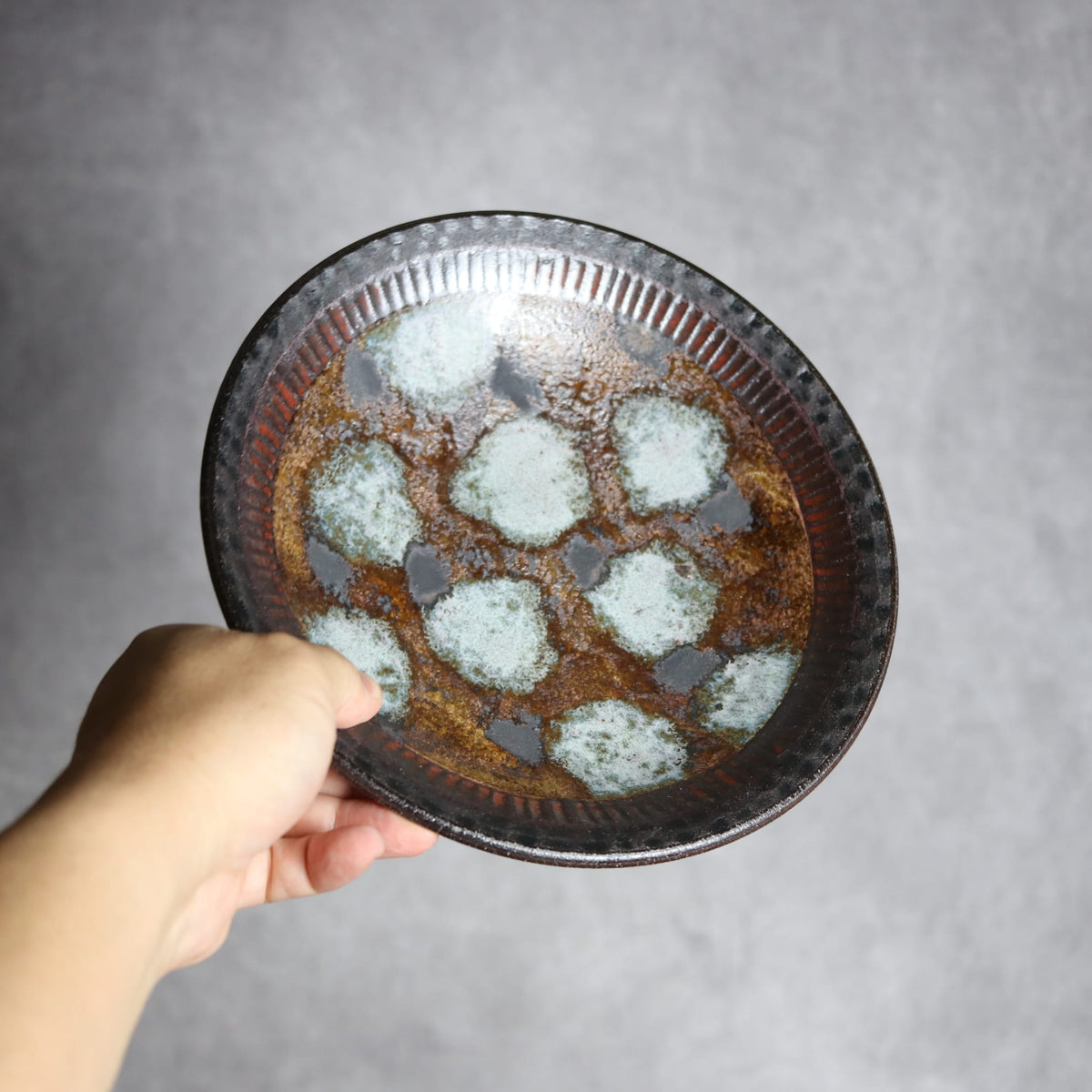 7寸皿1 黒シリーズ やちむん 陶器 sui