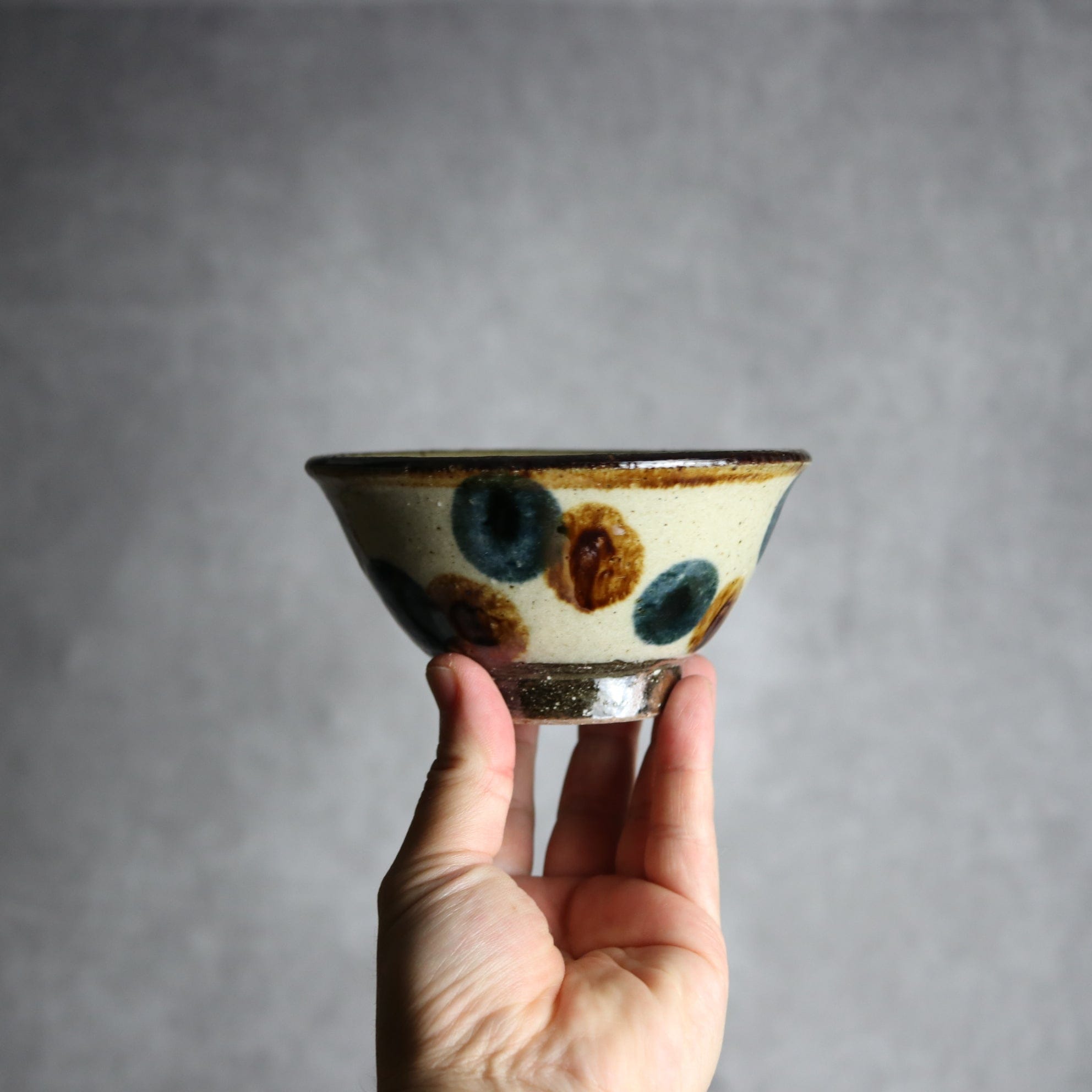 4寸マカイ 紺 茶ドット やちむん 陶器 陶芸こまがた