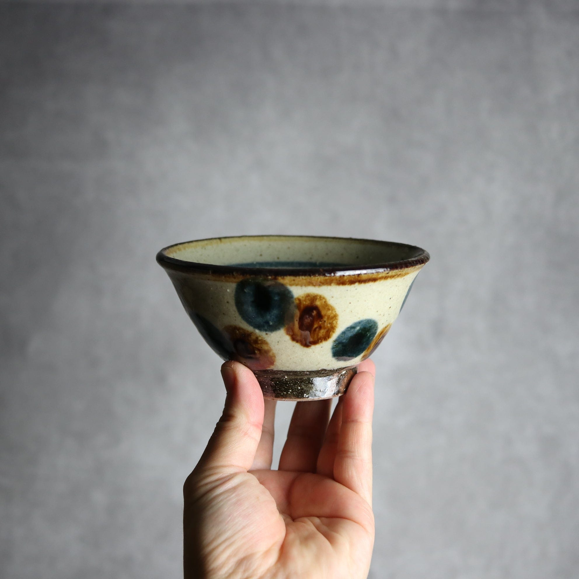 4寸マカイ 紺 茶ドット やちむん 陶器 陶芸こまがた