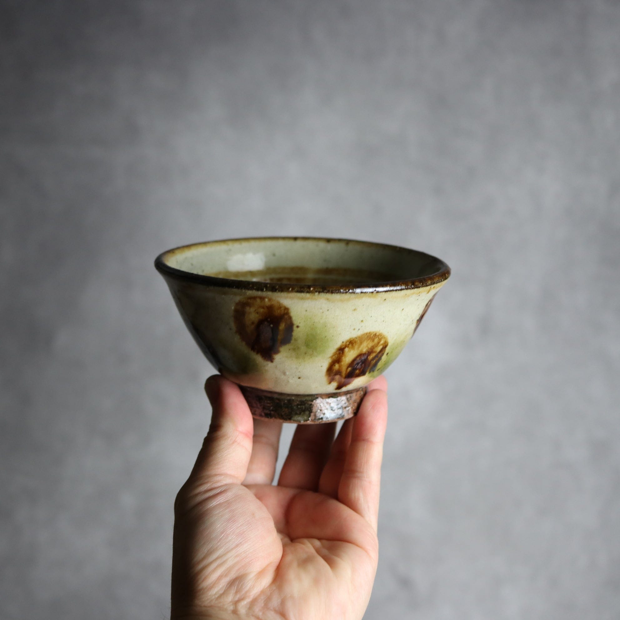 4寸マカイ 緑 茶 ドット やちむん 陶器 陶芸こまがた｜陶芸こまがた