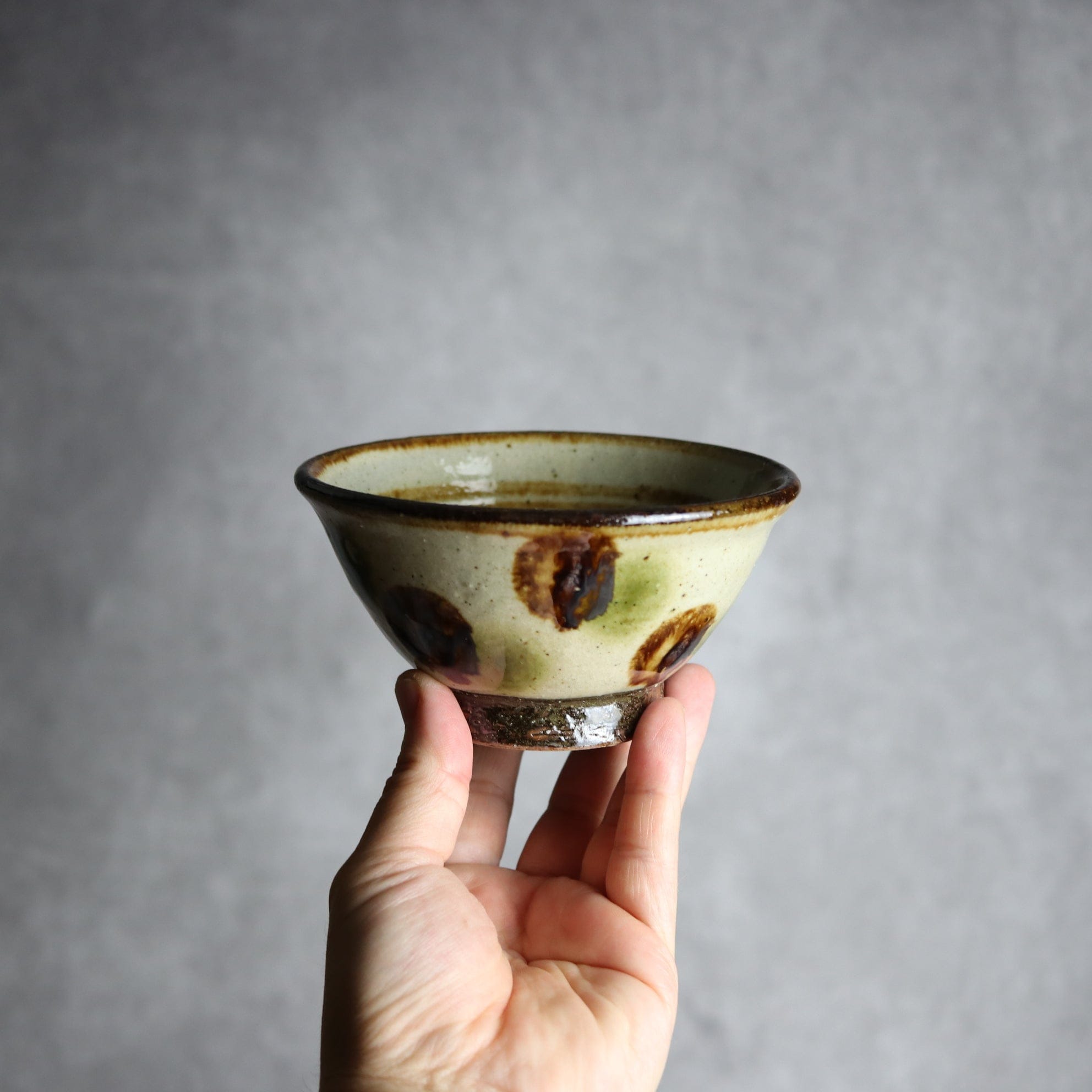 4寸マカイ 緑 茶 ドット やちむん 陶器 陶芸こまがた| mundasui