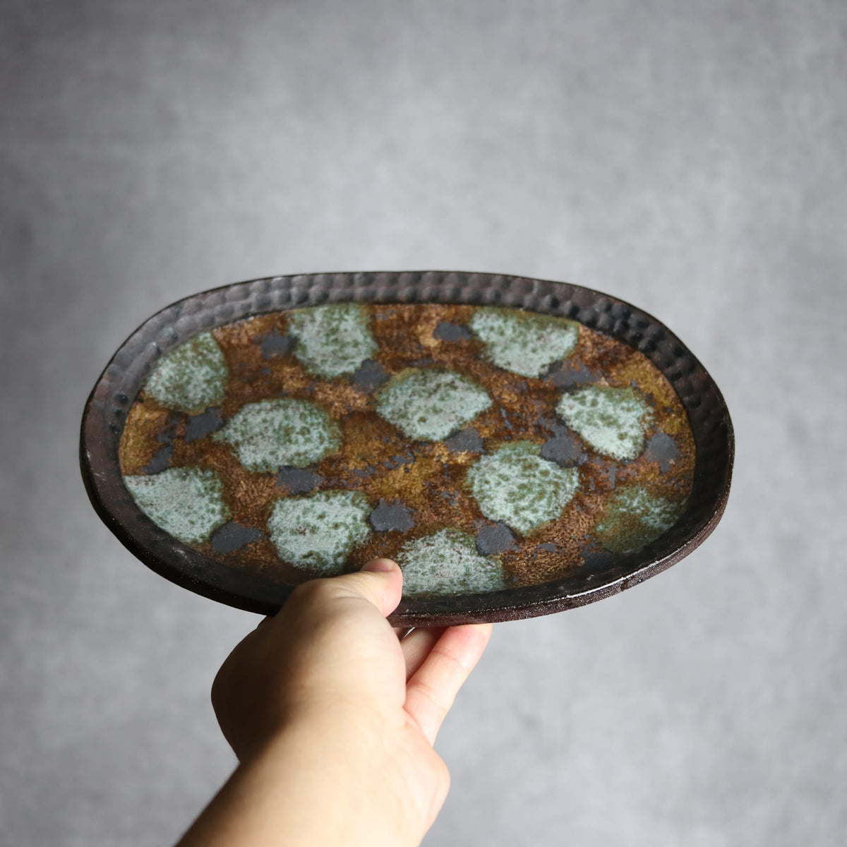 オーバルリム皿1 黒シリーズ やちむん 陶器 sui