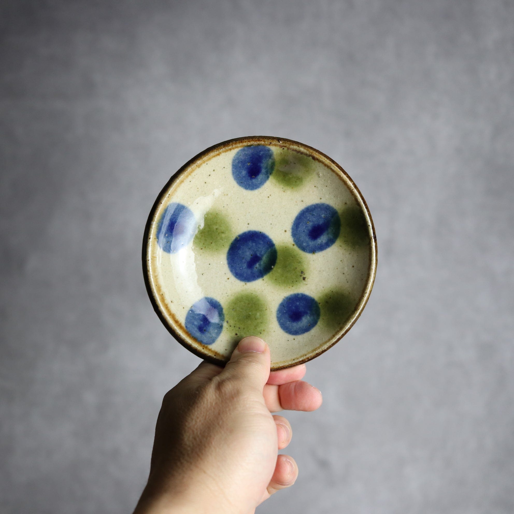 4寸皿 青 緑 ドット やちむん 陶器 陶芸こまがた