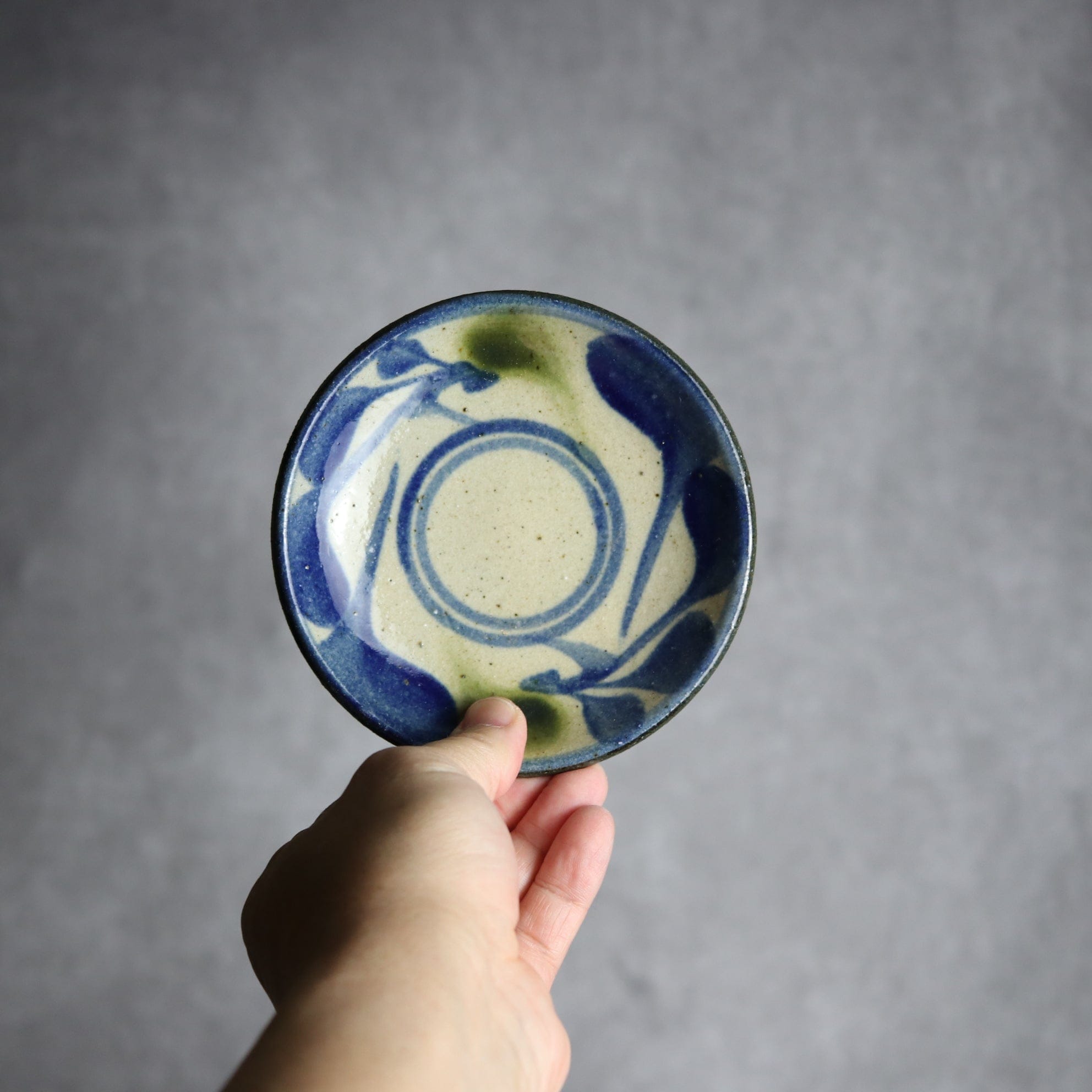4寸皿 青 緑 唐草 やちむん 陶器 陶芸こまがた