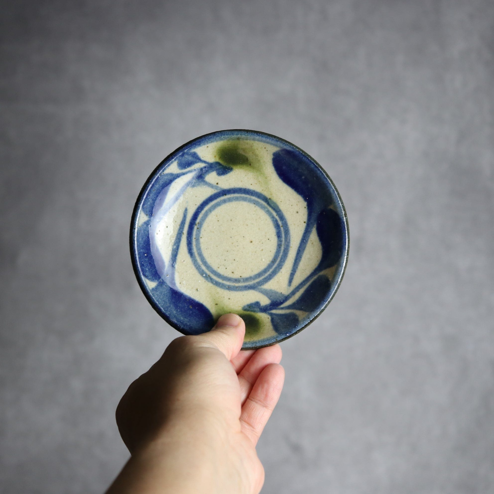 4寸皿 青 緑 唐草 やちむん 陶器 陶芸こまがた