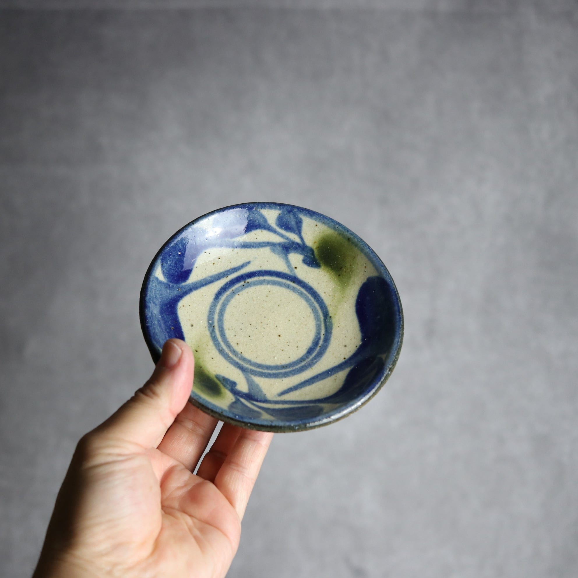 4寸皿 青 緑 唐草 やちむん 陶器 陶芸こまがた
