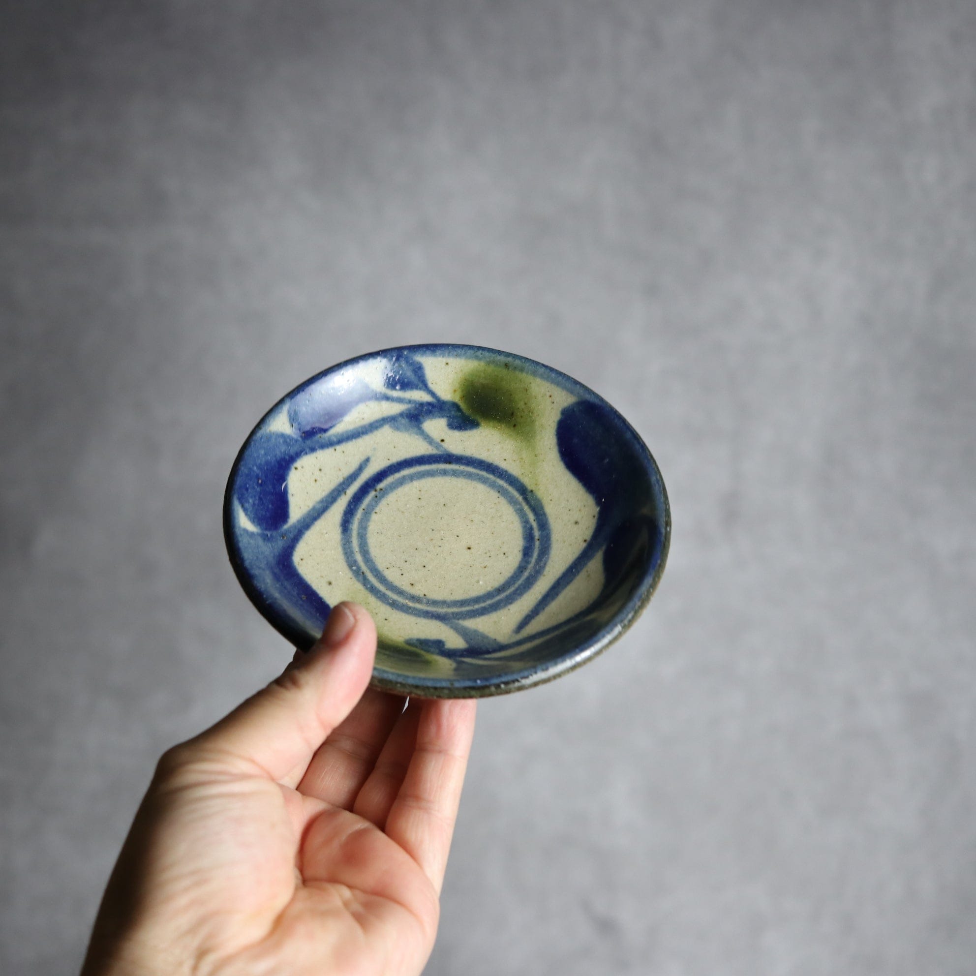 4寸皿 青 緑 唐草 やちむん 陶器 陶芸こまがた