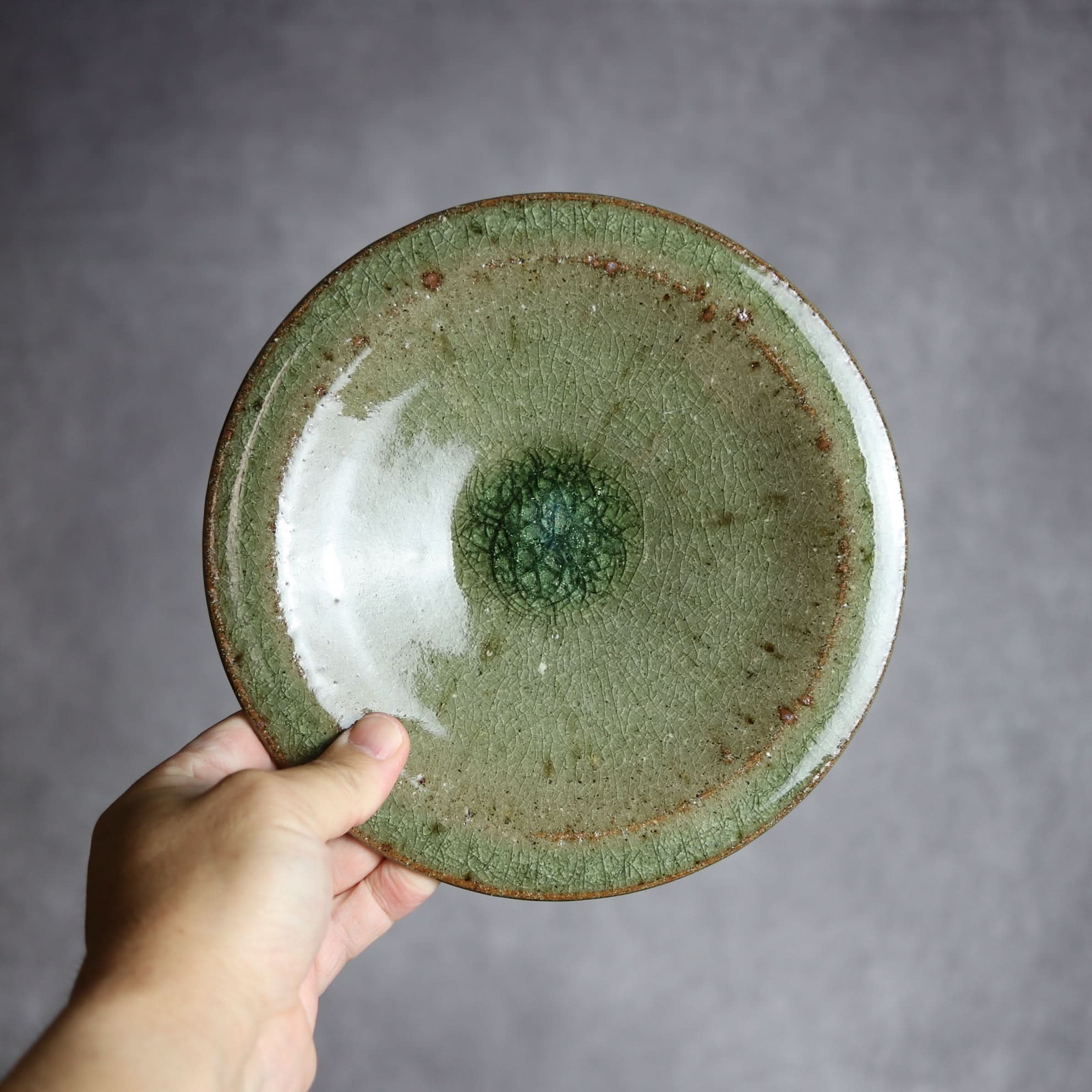 6寸皿2 灰釉 やちむん 陶器 仁陶器工房｜仁陶器工房｜やちむん 陶器