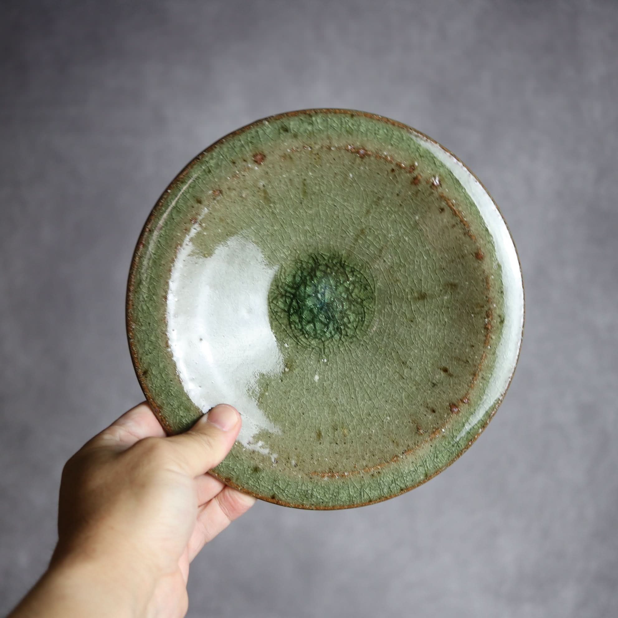 6寸皿2 灰釉 やちむん 陶器 仁陶器工房｜仁陶器工房｜やちむん 陶器