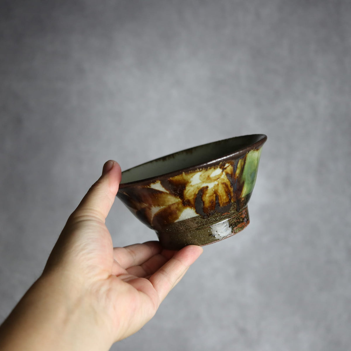 4.5寸マカイ1 三彩 菊花双葉 やちむん 陶器 漂窯