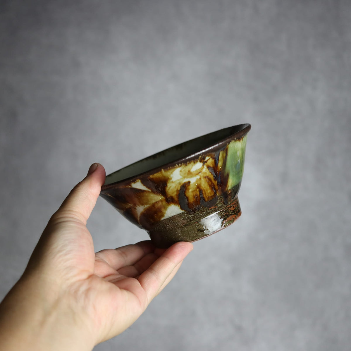 4.5寸マカイ1 三彩 菊花双葉 やちむん 陶器 漂窯