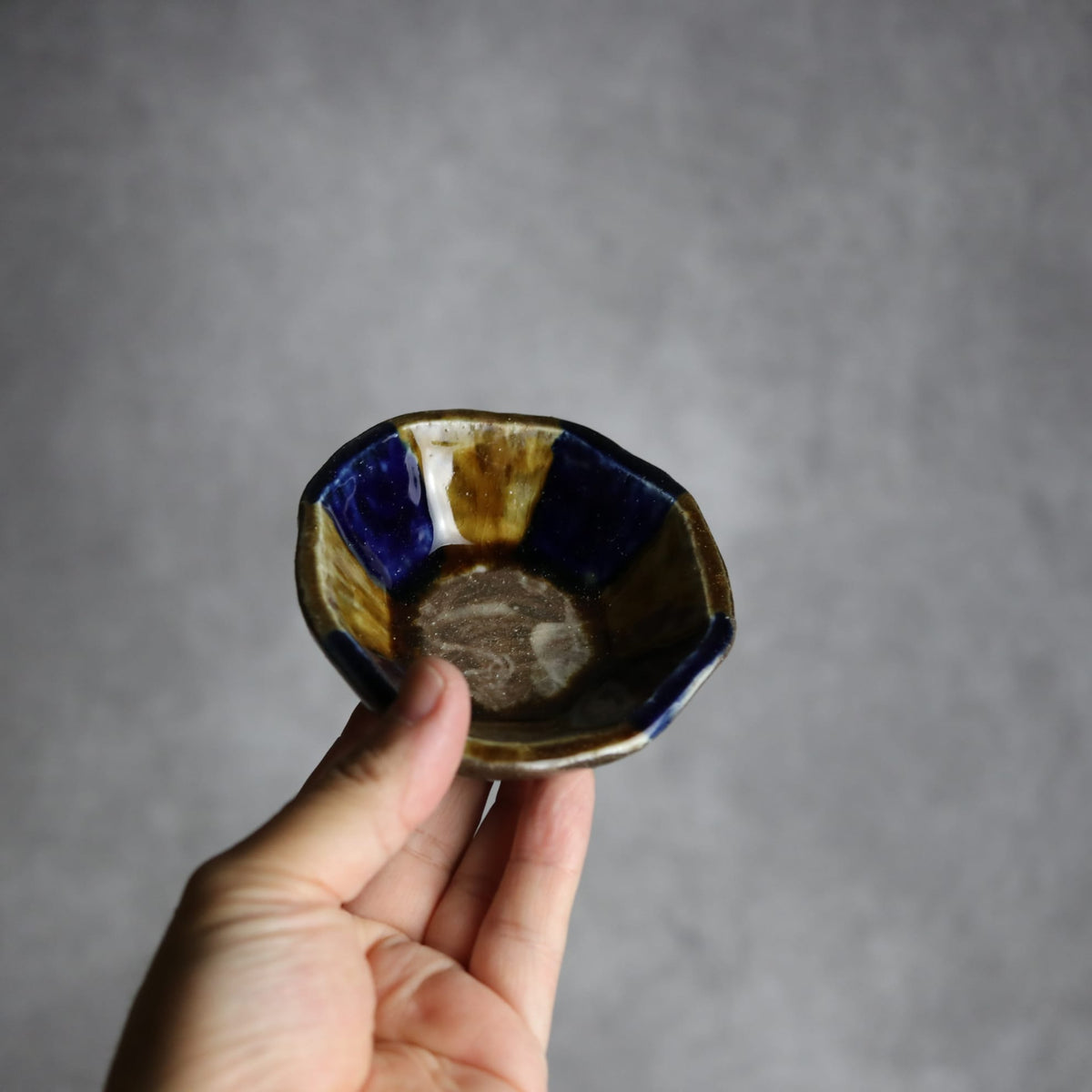 八角皿2 飴 呉須釉 やちむん 陶器 漂窯