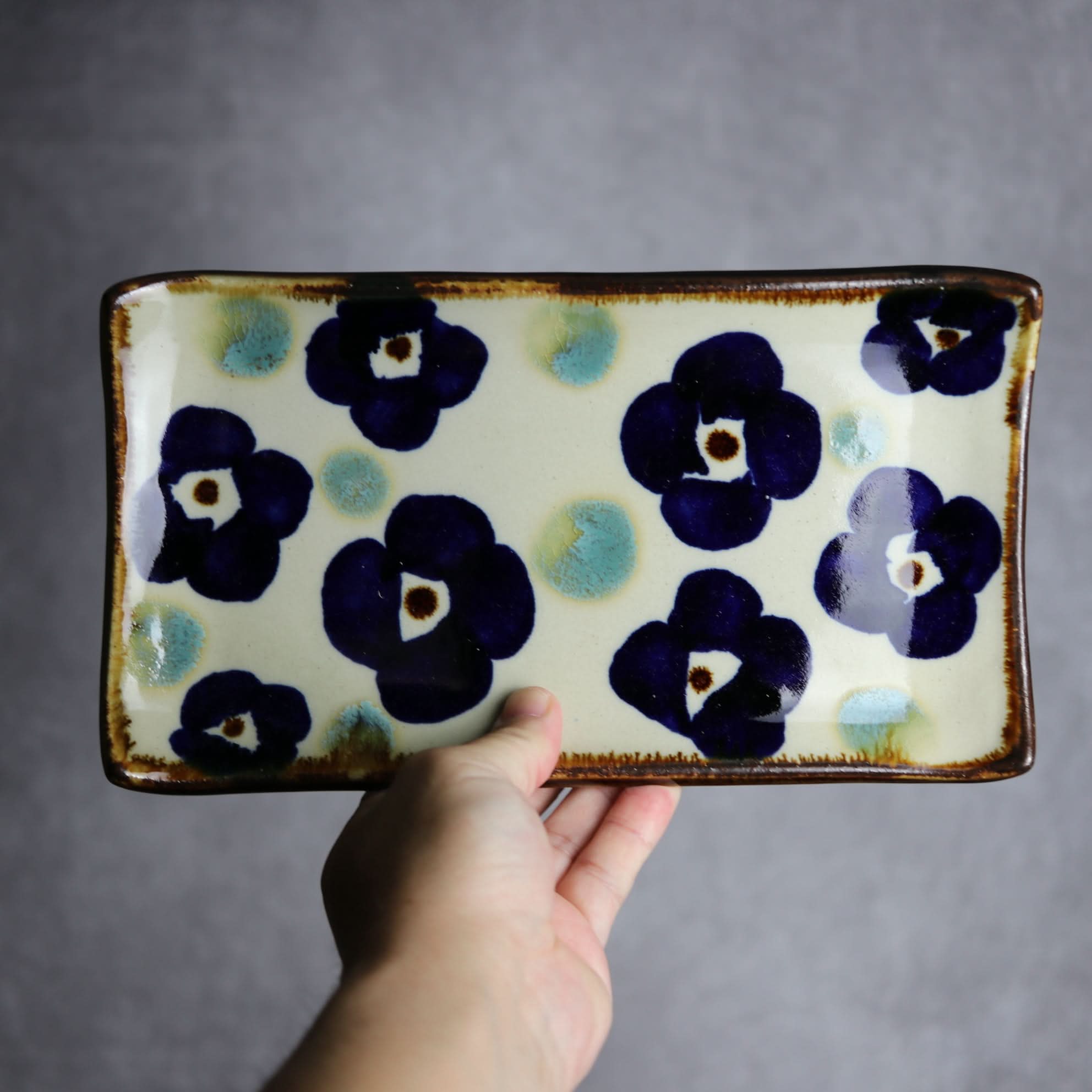 Alt Tag:*セミロングプレート1 花紋 やちむん 陶器 エドメ陶房