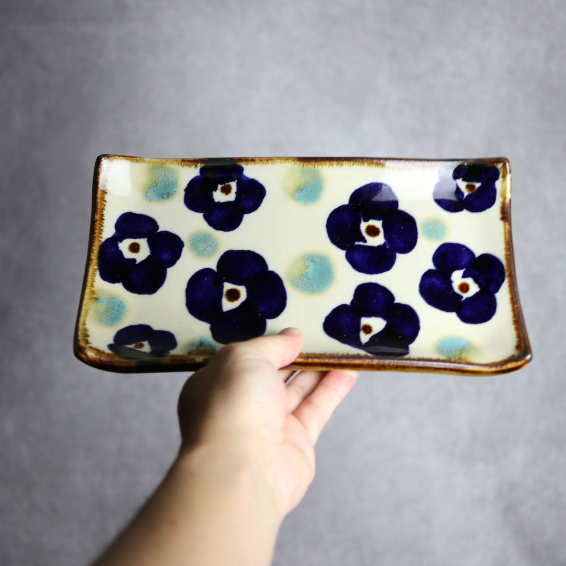 Alt Tag:*セミロングプレート1 花紋 やちむん 陶器 エドメ陶房