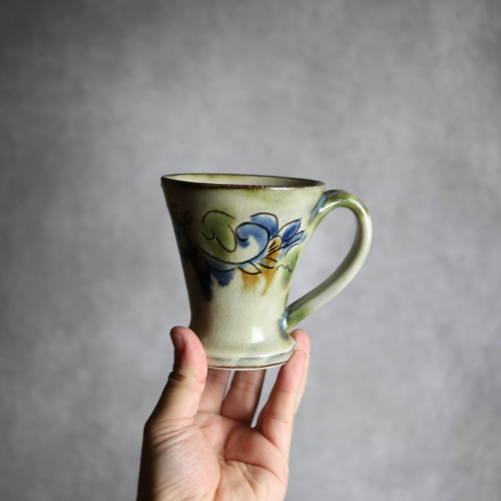 茂生窯 - マグカップ1 三彩 線彫唐草 やちむん 陶器 茂生窯 - mundasui