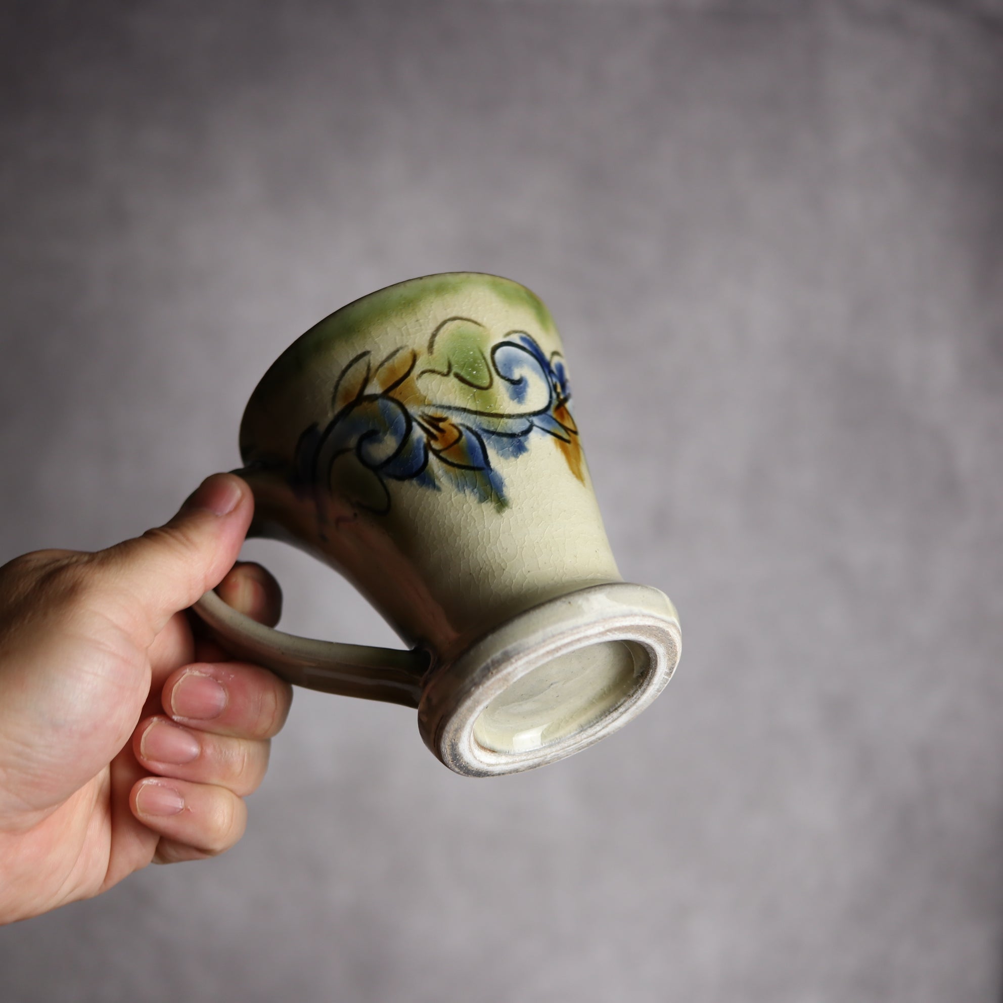 茂生窯 - マグカップ1 三彩 線彫唐草 やちむん 陶器 茂生窯 - mundasui