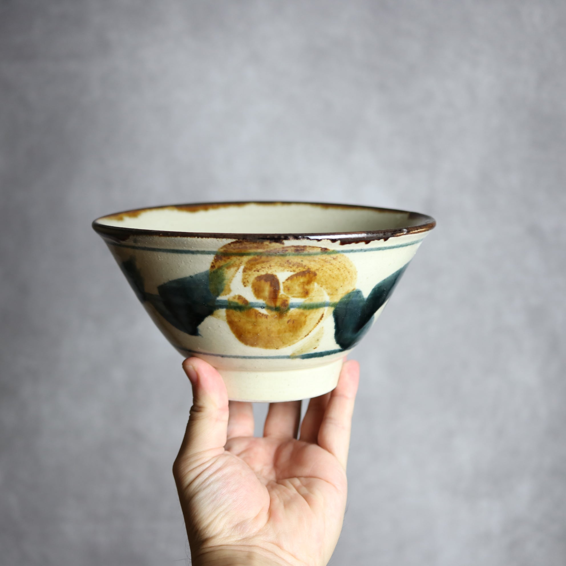 いずみ窯 島袋工房 - 6寸マカイ1 飴 呉須釉 花紋 やちむん 陶器 いずみ窯 島袋工房 - mundasui
