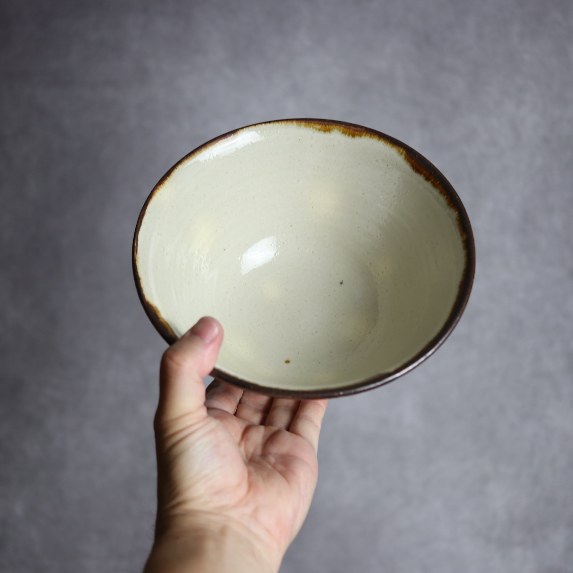 いずみ窯 島袋工房 - 6寸マカイ1 飴 呉須釉 花紋 やちむん 陶器 いずみ窯 島袋工房 - mundasui