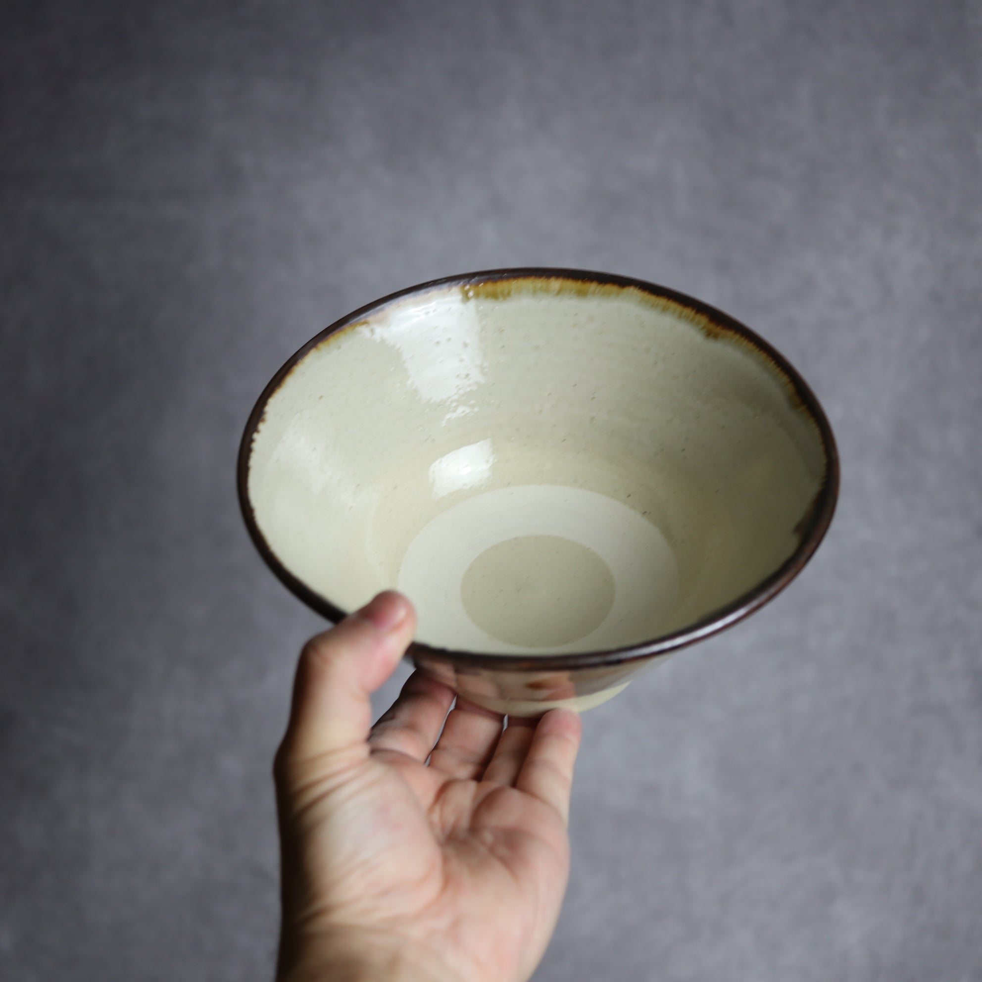 いずみ窯 島袋工房 - 6寸マカイ1 飴 呉須釉 葉紋 やちむん 陶器 いずみ窯 島袋工房 - mundasui