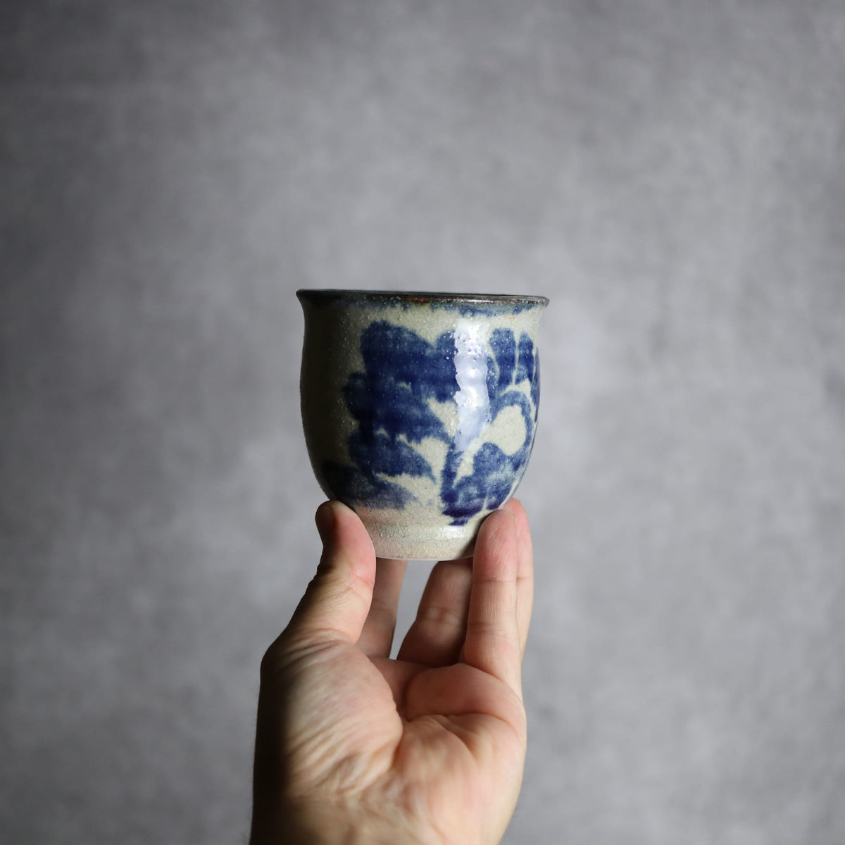 湯呑1 呉須釉 唐草 やちむん 陶器 栄一工房