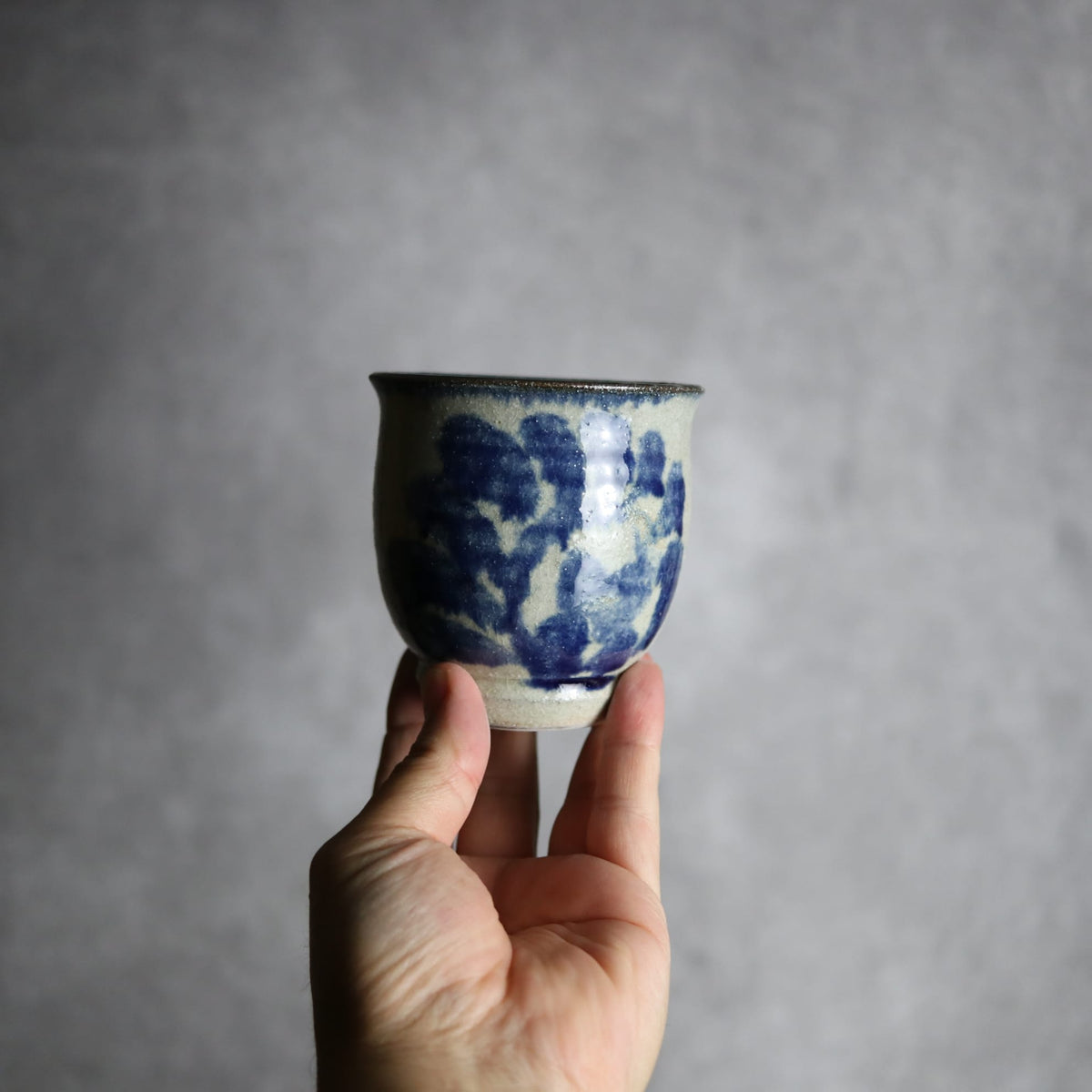 湯呑1 呉須釉 唐草 やちむん 陶器 栄一工房
