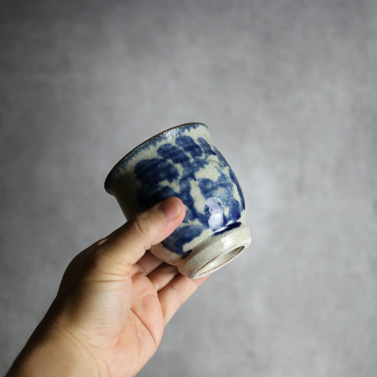 湯呑1 呉須釉 唐草 やちむん 陶器 栄一工房
