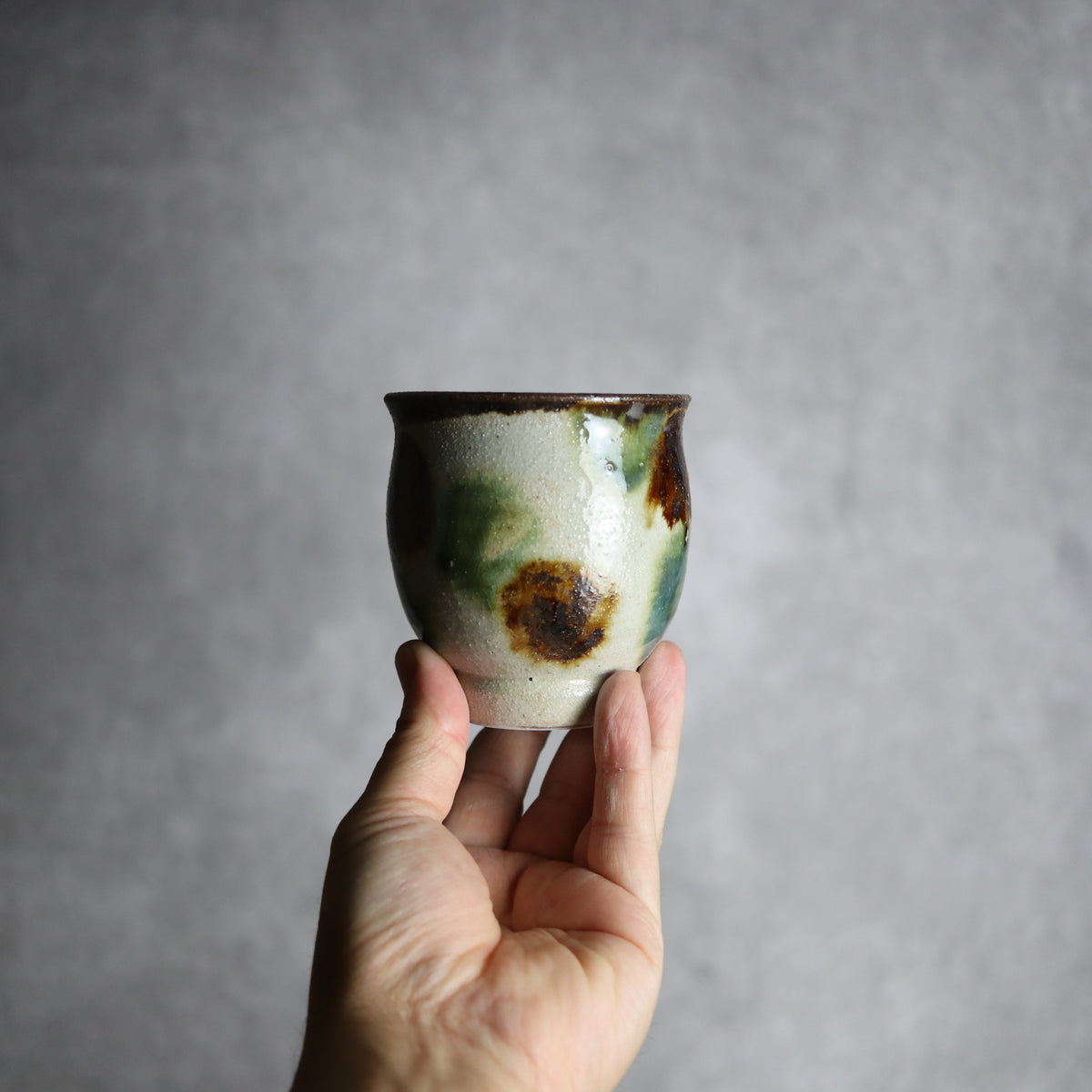 湯呑2 三彩 点打 やちむん 陶器 栄一工房
