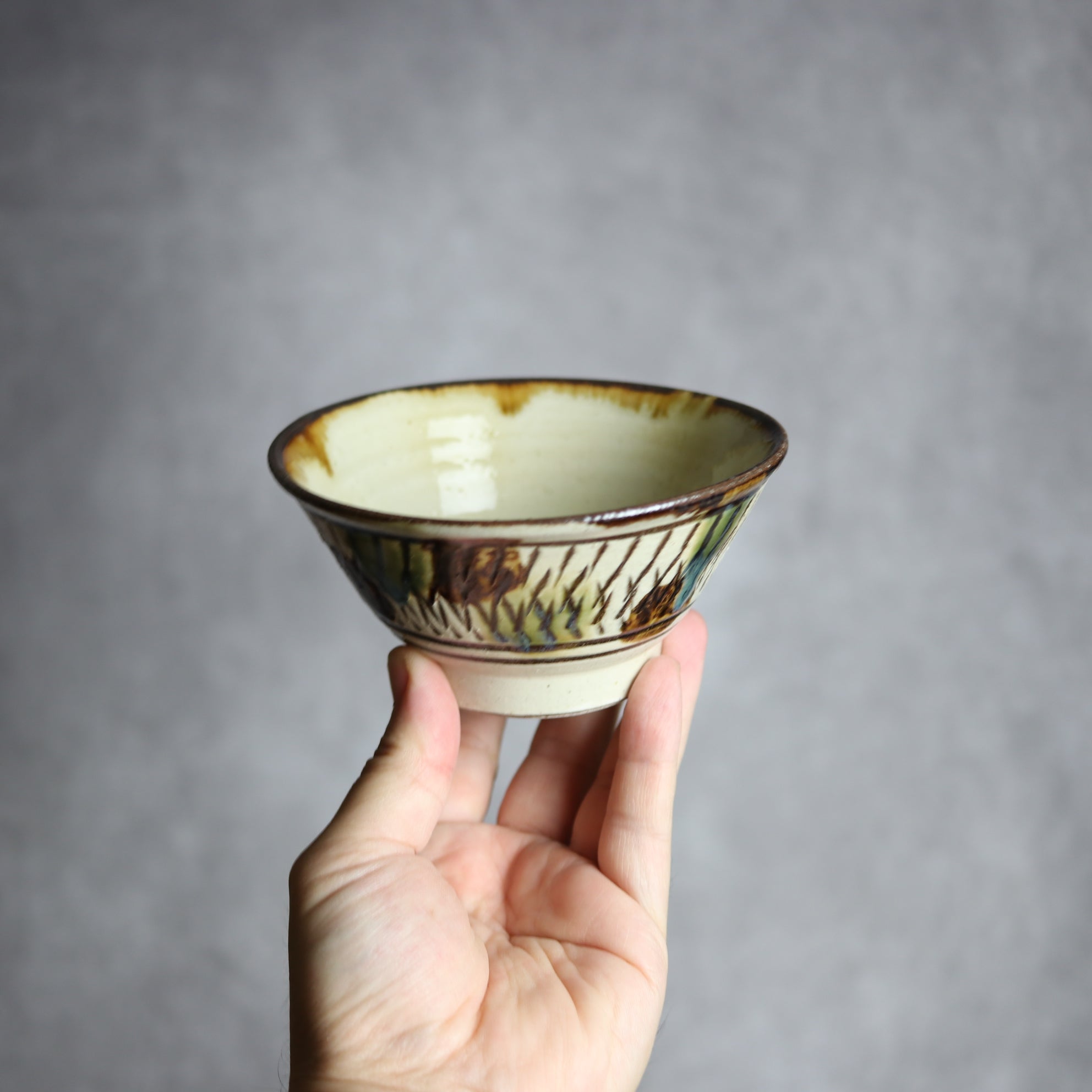 いずみ窯 島袋工房 - 4寸マカイ1 三彩 点打 飛鉋 やちむん 陶器 いずみ窯 島袋工房 - mundasui