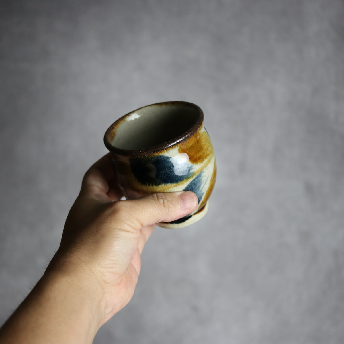 湯呑1 飴 呉須釉 双葉 やちむん 陶器 北窯 松田共司工房