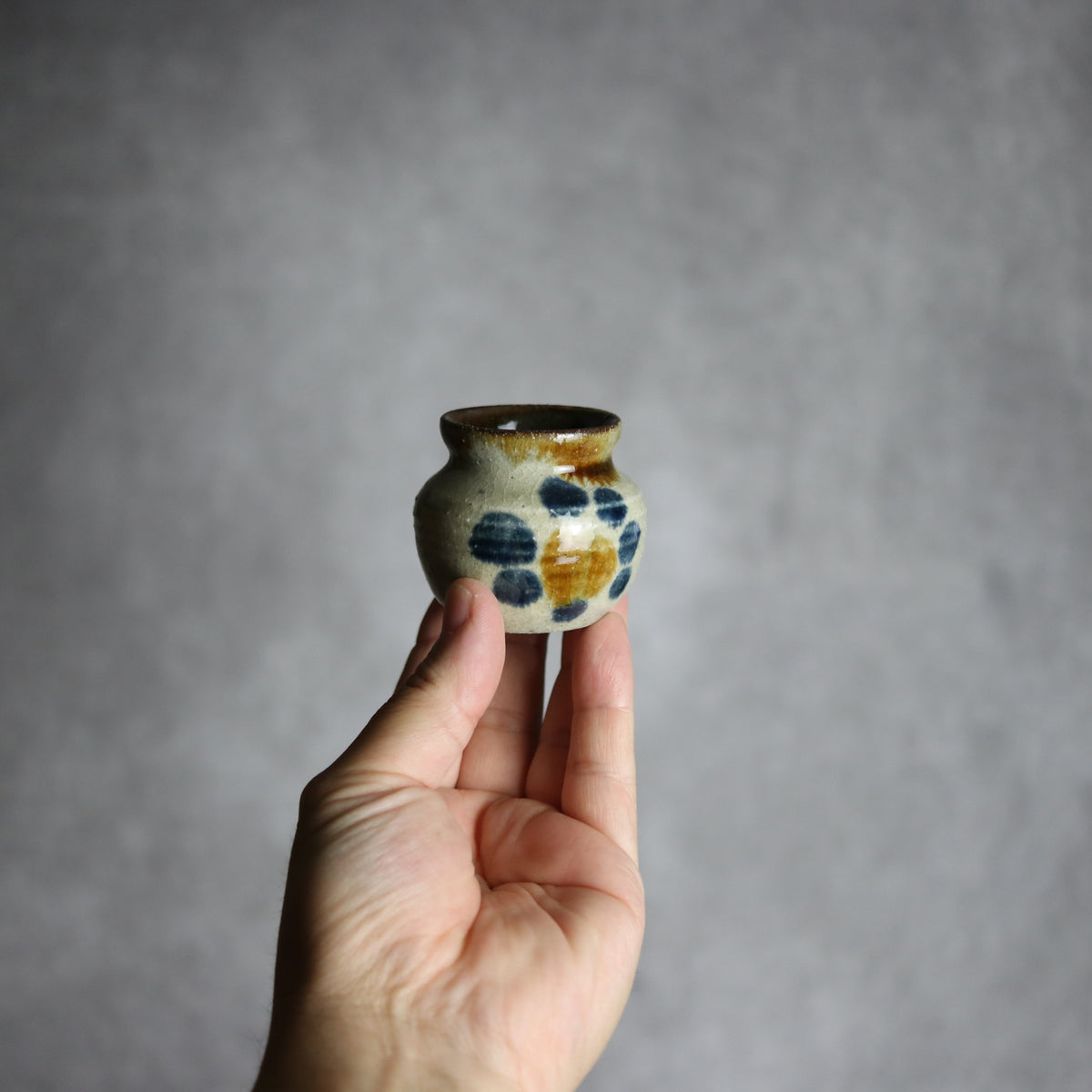 楊枝壺3 飴 呉須釉 印花 やちむん 陶器 北窯 松田共司工房