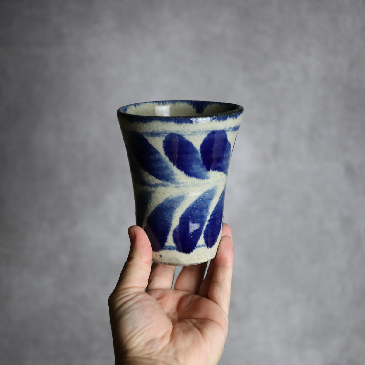 Vカップ 大1 呉須釉 双葉 やちむん 陶器 北窯 松田共司工房