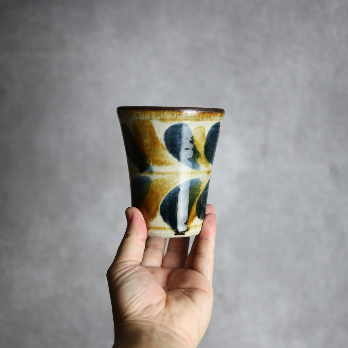 Vカップ 大1 飴 呉須釉 双葉 やちむん 陶器 北窯 松田共司工房