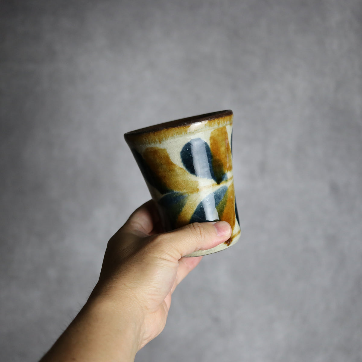 Vカップ 大1 飴 呉須釉 双葉 やちむん 陶器 北窯 松田共司工房