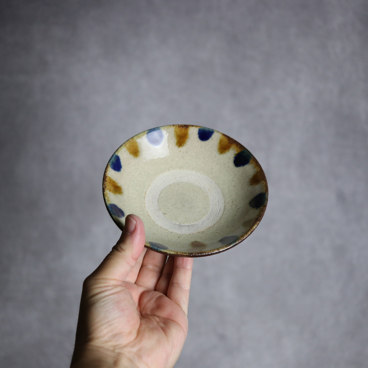 4寸皿1 飴 呉須釉 縁点打 やちむん 陶器 北窯 松田共司工房