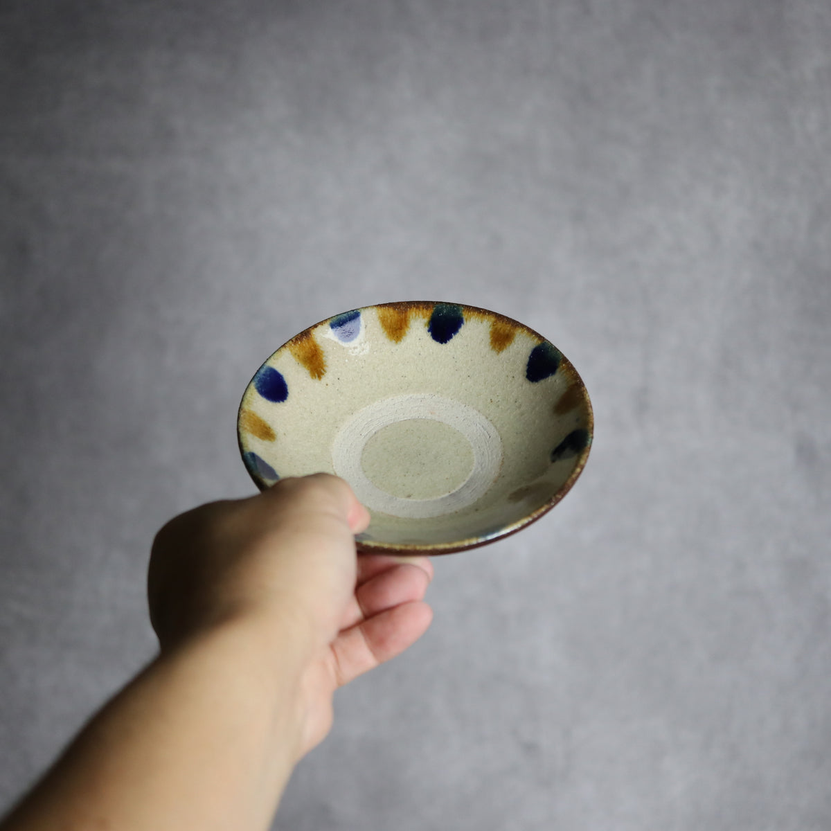 4寸皿1 飴 呉須釉 縁点打 やちむん 陶器 北窯 松田共司工房