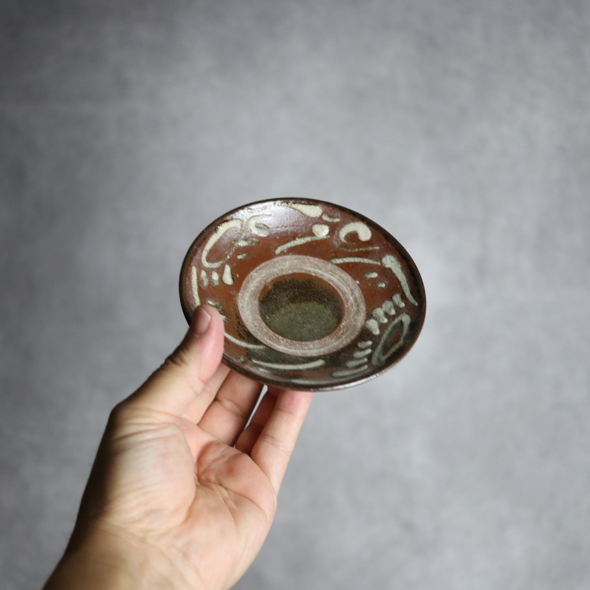 3.5寸皿1 イッチン 菊唐草 やちむん 陶器 北窯 松田共司工房