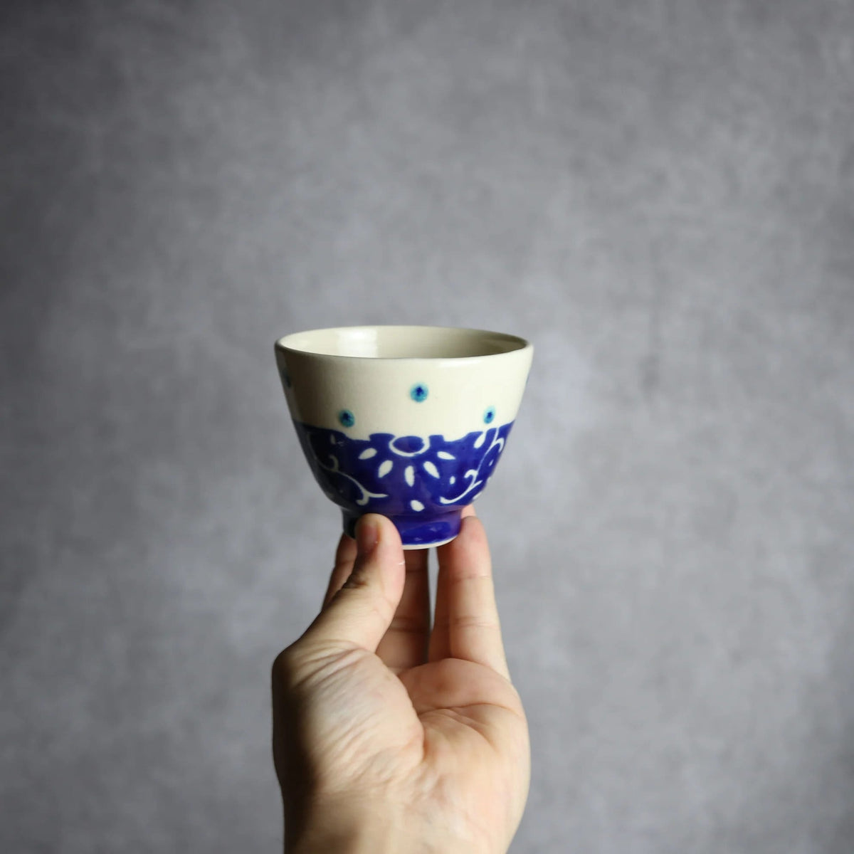 丸湯呑 呉須釉 唐草 やちむん 陶器 高江洲陶磁器