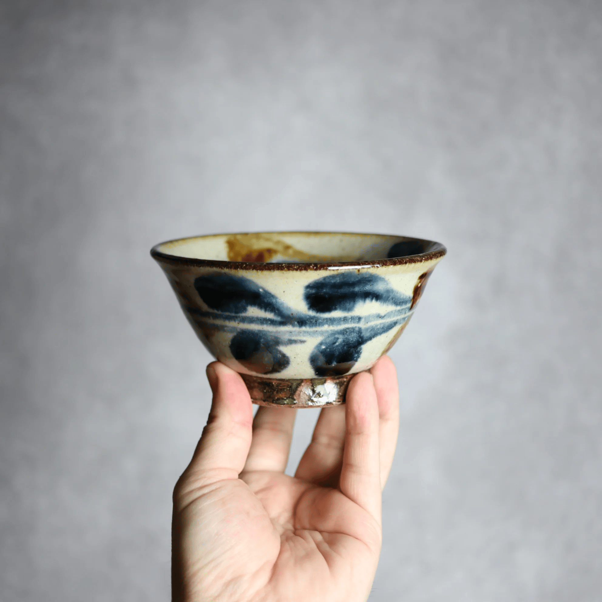 4寸マカイ 紺 茶 デイゴ柄 やちむん 陶器 陶芸こまがた