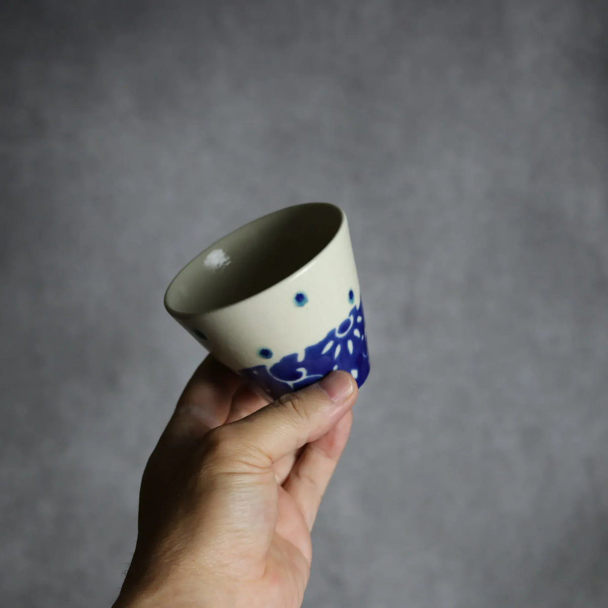 湯呑 呉須釉 唐草 やちむん 陶器 高江洲陶磁器