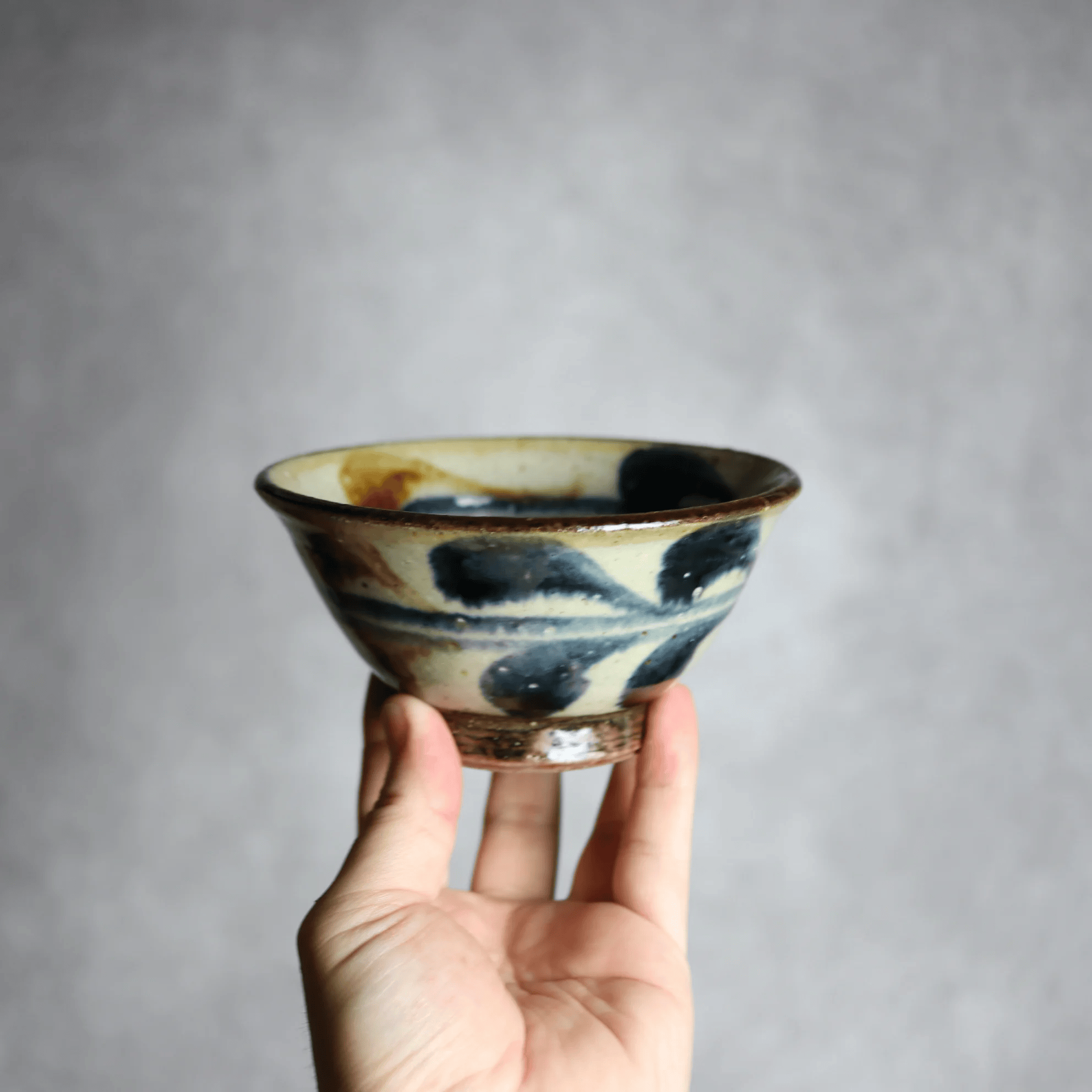 4寸マカイ 紺 茶 デイゴ柄 やちむん 陶器 陶芸こまがた